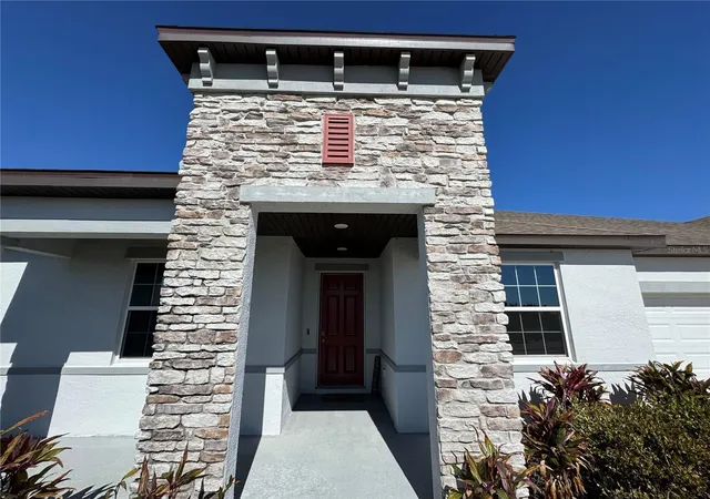 Photo 3 of Single family home for sale at 10190 Dolphin Gull Cir, Thonotosassa, FL 33592 | MLS# TB8471267 | Listing updated on 2026-08-25