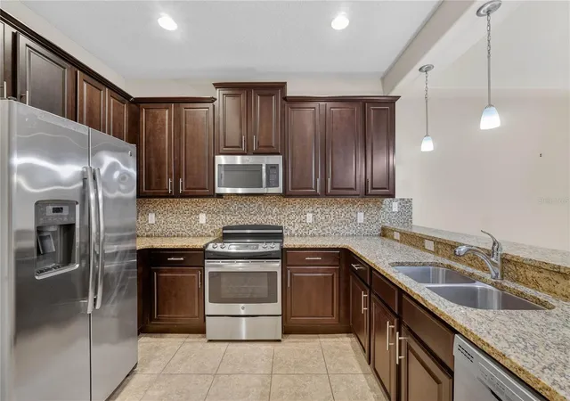 Photo 3 of Townhouse for sale at 8087 Brooksville Dr, Davenport, FL 33896 | MLS# S5142899 | Listing updated on 2026-09-20
