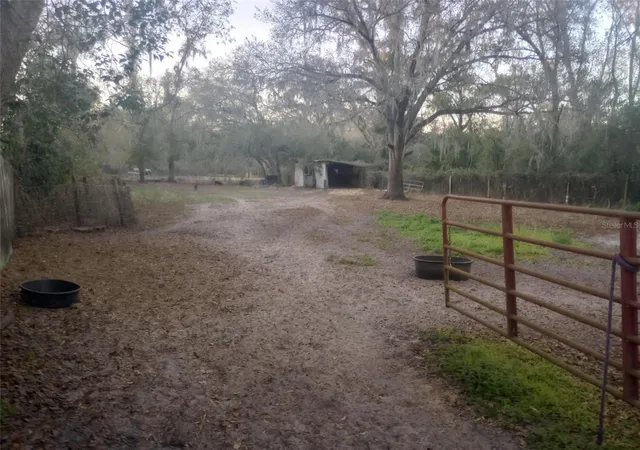 3rd image of 14016 N Hwy 301, Thonotosassa, FL 33592 | MLS# G5107594