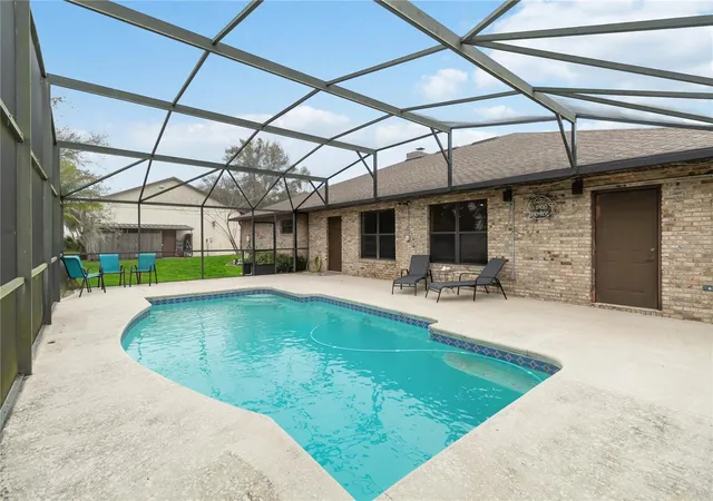 Photo 3 of Single family home for sale at 18711 Northcliff St, Orlando, FL 32833 | MLS# O6378777 | Listing updated on 2026-08-28