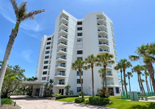 Photo 3 of Condo for sale at 1000 Longboat Clb Rd #403, Longboat Key, FL 34228 | MLS# A4680791 | Listing updated on 2026-09-01