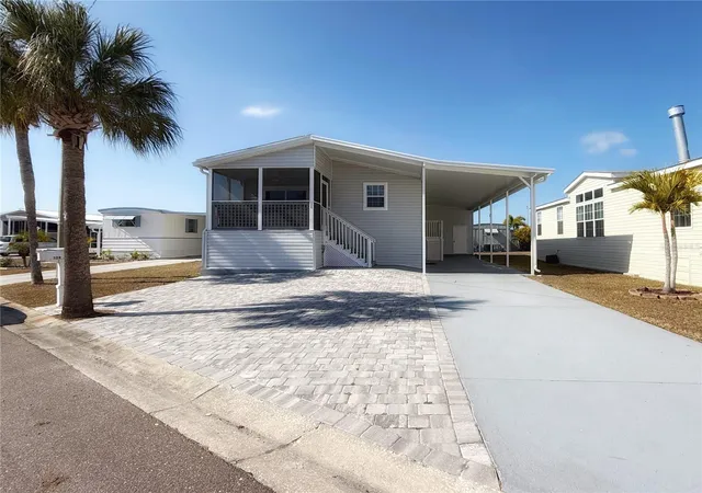 1st image of 124 E Saint Annes Cir, Apollo Beach, FL 33572 | MLS# TB8471353