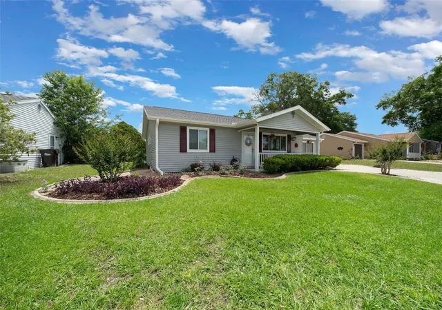 Photo 2 of Single family home for sale at 10821 Sw 87th Terrace, Ocala, FL 34481 | MLS# OM717887 | Listing updated on 2026-08-11