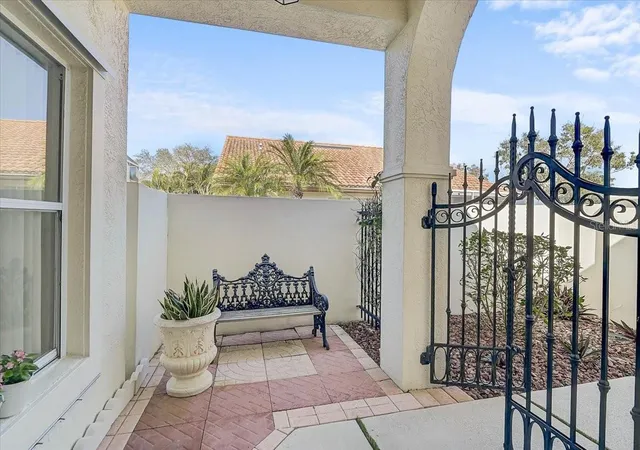 Photo 4 of Single family home for sale at 4640 Peridia Blvd E, Bradenton, FL 34203 | MLS# A4680806 | Listing updated on 2026-08-02