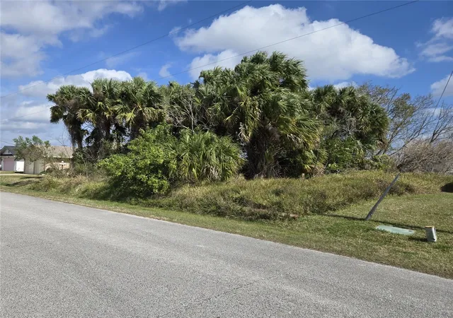 Photo 1 of Land for sale at 25 Christopher Ct N, Palm Coast, FL 32137 | MLS# A4680813 | Listing updated on 2026-08-18