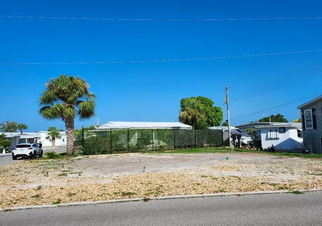 2nd image of 2203 Illinois Ave, Bradenton, FL 34207 | MLS# A4680820