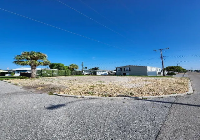 Photo 3 of Land for sale at 2203 Illinois Ave, Bradenton, FL 34207 | MLS# A4680820 | Listing updated on 2026-08-08