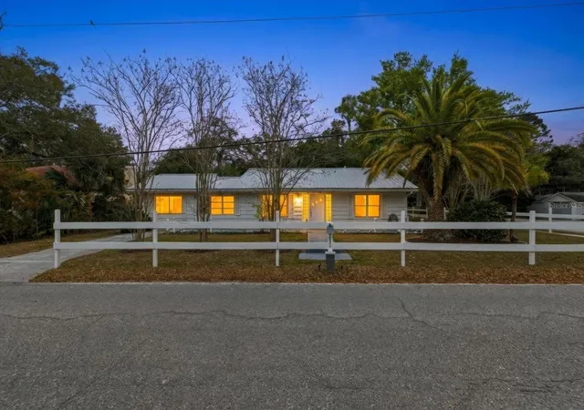 2nd image of 1010 Indian Beach Drive Drive, Sarasota, FL 34234 | MLS# A4680856