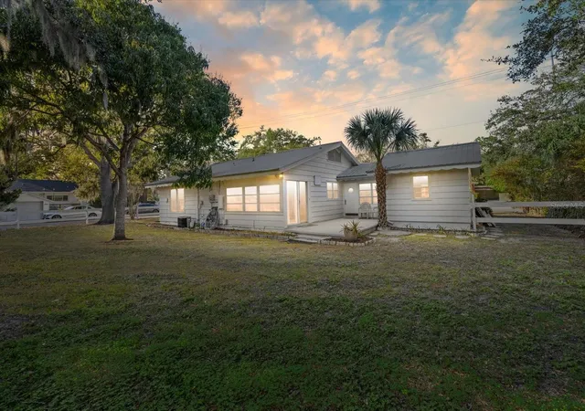3rd image of 1010 INDIAN BEACH DRIVE DRIVE, Sarasota, FL 34234 | MLS# A4680856