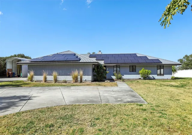 Photo 3 of Single family home for sale at 3050 Crump Rd, Winter Haven, FL 33881 | MLS# L4959091 | Listing updated on 2026-09-15