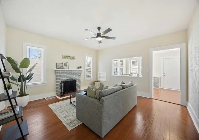 Photo 3 of Single family home for sale at 2710 3rd Avenue W, Bradenton, FL 34205 | MLS# A4680861 | Listing updated on 2026-08-31