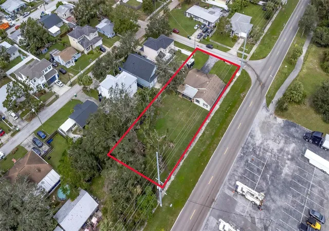 2nd image of 4402 W Lancaster St, Tampa, FL 33616 | MLS# TB8471532