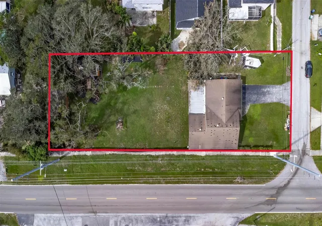 3rd image of 4402 W Lancaster St, Tampa, FL 33616 | MLS# TB8471532