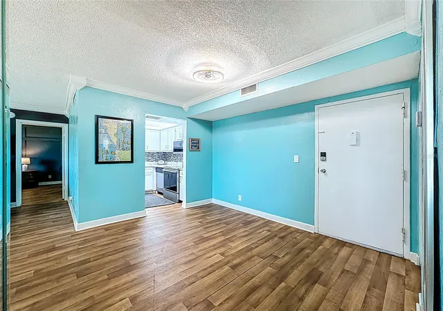 Photo 3 of Condo for sale at 2901 26th Street W #511, Bradenton, FL 34205 | MLS# TB8471555 | Listing updated on 2026-10-03