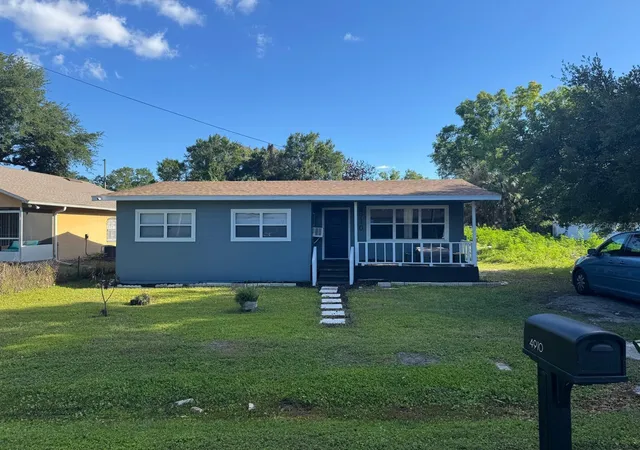 Photo 3 of Single family home for sale at 4910 Huppel Ave, Orlando, FL 32811 | MLS# O6378928 | Listing updated on 2026-08-04