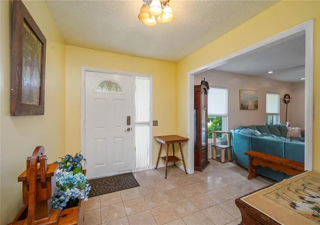 3rd image of 305 Hernando Rd, Winter Haven, FL 33884 | MLS# P4937701