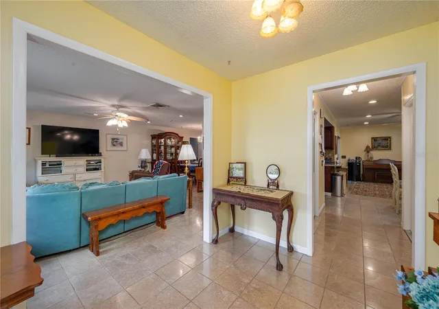 4th image of 305 Hernando Rd, Winter Haven, FL 33884 | MLS# P4937701