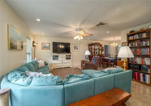 5th image of 305 Hernando Rd, Winter Haven, FL 33884 | MLS# P4937701
