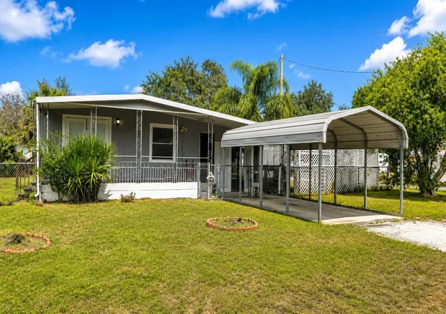 1st image of 1158 Cr 439, Lake Panasoffkee, FL 33538 | MLS# G5107623