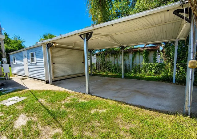 5th image of 1158 Cr 439, Lake Panasoffkee, FL 33538 | MLS# G5107623