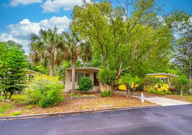 Photo 3 of Manufactured home for sale at 508 W Plantation Blvd, Lake Mary, FL 32746 | MLS# O6378994 | Listing updated on 2026-10-08
