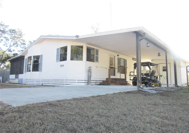 2nd image of 1984 Se 171st Ct, Silver Springs, FL 34488 | MLS# OM717926