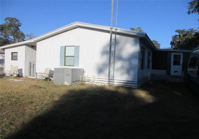 4th image of 1984 Se 171St Ct, Silver Springs, FL 34488 | MLS# OM717926