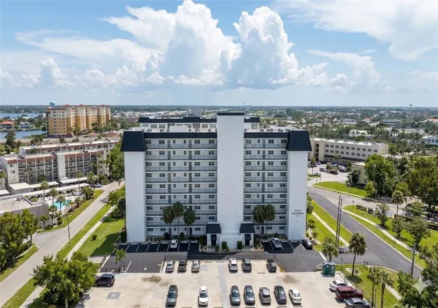 2nd image of 244 Saint Augustine Ave, VENICE, FL 34285