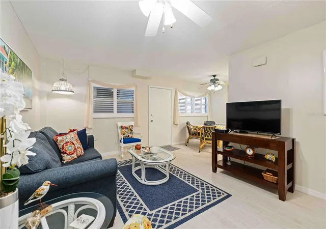 5th image of 244 Saint Augustine Ave #104, Venice, FL 34285 | MLS# A4680953