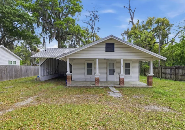 Homes for sale in Williston, FL | 119 Ne 1st St, Williston, FL 32696 | MLS# OM717937