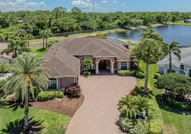 1st image of 148 Wading Bird Dr, Venice, FL 34292 | MLS# N6142747