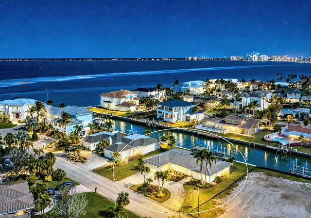 Photo 3 of Single family home for sale at 548 Gunwale Ln, Longboat Key, FL 34228 | MLS# A4680965 | Listing updated on 2026-10-03