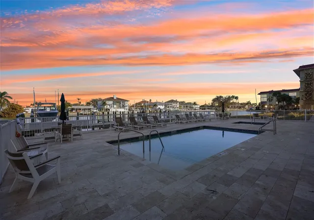 2nd image of 125 Island Wy, CLEARWATER BEACH, FL 33767