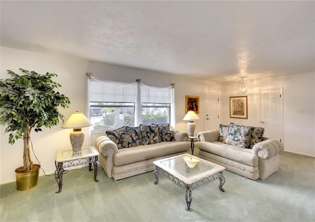 Homes for sale in Bradenton, FL | 9820 Royal Palm Dr, Bradenton, FL 34210 | MLS# A4680979