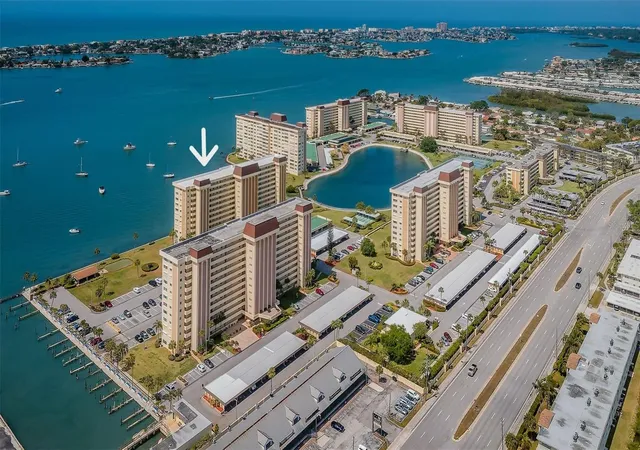 Listing Photo 1 - Condo for sale in building located at 4525 Cvs Cir, St. Petersburg, FL 33708 - Unit #604