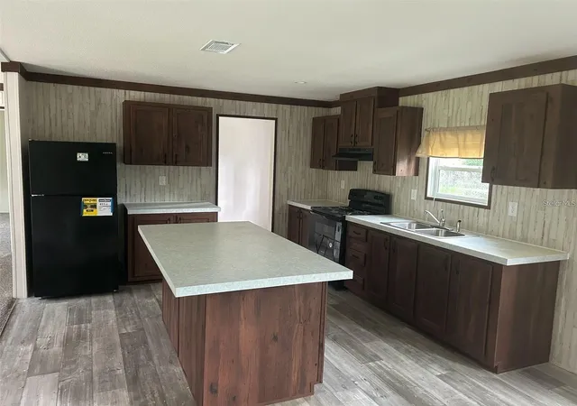 Photo 3 of Manufactured home for sale at 3548 Valley Trl, Lakeland, FL 33810 | MLS# O6379178 | Listing updated on 2026-06-17
