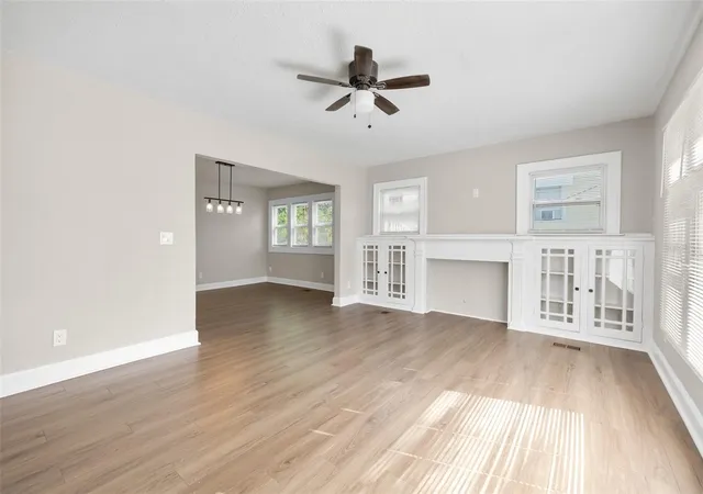 2nd image of 781 31St Ave N, Saint Petersburg, FL 33704 | MLS# TB8471937