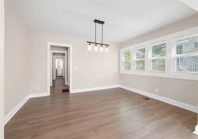 3rd image of 781 31St Ave N, Saint Petersburg, FL 33704 | MLS# TB8471937