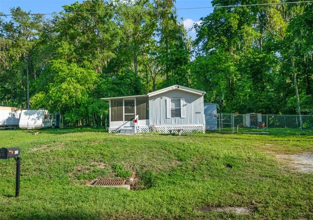 Homes for sale in Lake Panasoffkee, FL | 1940 Cr 428, Lake Panasoffkee, FL 33538 | MLS# TB8471975