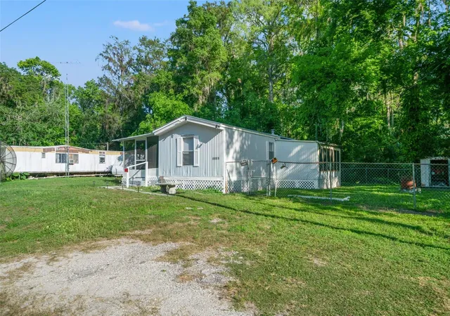 Homes for sale in Lake Panasoffkee, FL | 1940 Cr 428, Lake Panasoffkee, FL 33538 | MLS# TB8471975