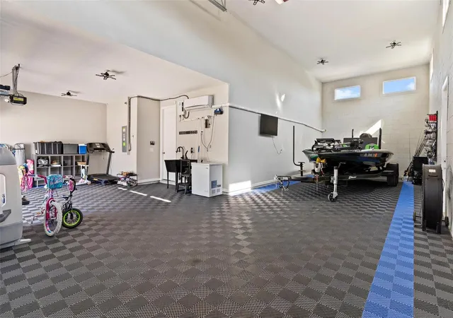 Photo 3 of Single family home for sale at 31788 Broadwater Ave, Leesburg, FL 34748 | MLS# G5107678 | Listing updated on 2026-08-06