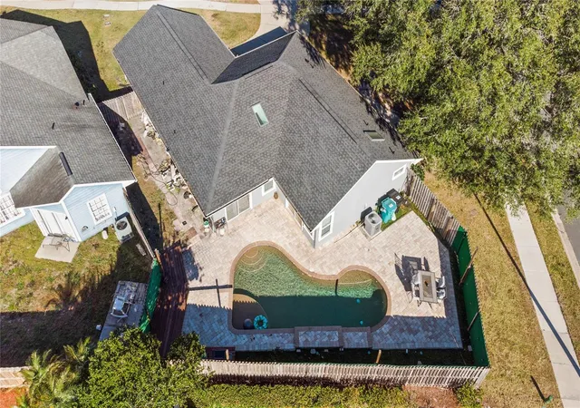 Photo 3 of Single family home for sale at 6500 Grosvenor Ln, Orlando, FL 32835 | MLS# O6379297 | Listing updated on 2026-08-28