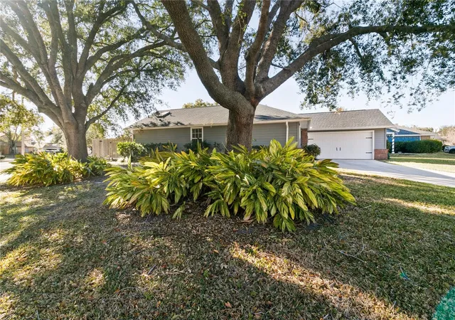 Photo 4 of Single family home for sale at 6500 Grosvenor Ln, Orlando, FL 32835 | MLS# O6379297 | Listing updated on 2026-08-28