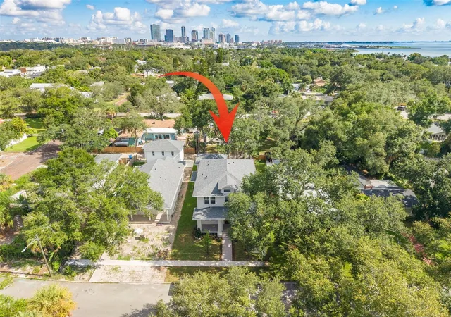 Photo 4 of Single family home for sale at 125 24th Avenue SE, Saint Petersburg, FL 33705 | MLS# TB8472084 | Listing updated on 2026-09-12