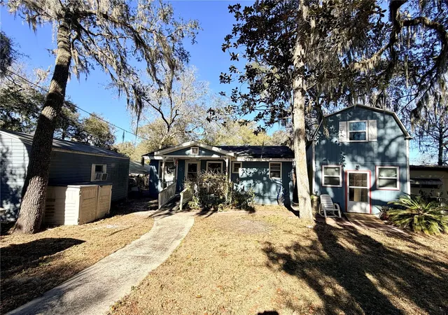 Homes for sale in Floral City, FL | 5721 S Live Oak Dr, Floral City, FL 34436 | MLS# OM718013