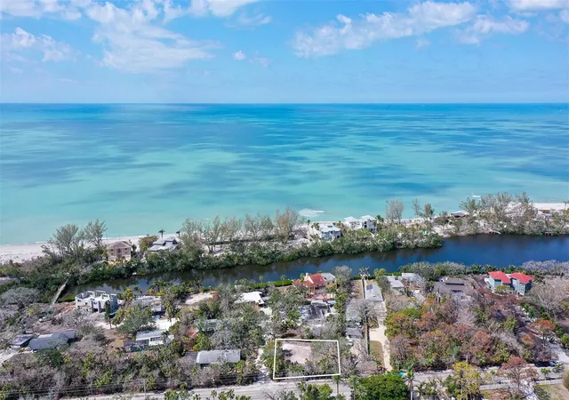 Photo 3 of Single family home for sale at 8504 Heron Lagoon Cir, Sarasota, FL 34242 | MLS# A4681098 | Listing updated on 2026-04-30