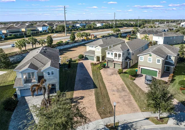 Photo 1 of Single family home for sale at 180 Minton Loop, Kissimmee, FL 34747 | MLS# O6379374 | Listing updated on 2026-04-15