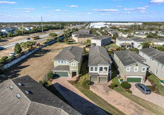 Photo 2 of Single family home for sale at 180 Minton Loop, Kissimmee, FL 34747 | MLS# O6379374 | Listing updated on 2026-04-15