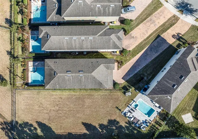 Photo 3 of Single family home for sale at 180 Minton Loop, Kissimmee, FL 34747 | MLS# O6379374 | Listing updated on 2026-04-15