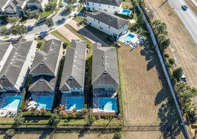 Photo 4 of Single family home for sale at 180 Minton Loop, Kissimmee, FL 34747 | MLS# O6379374 | Listing updated on 2026-04-15